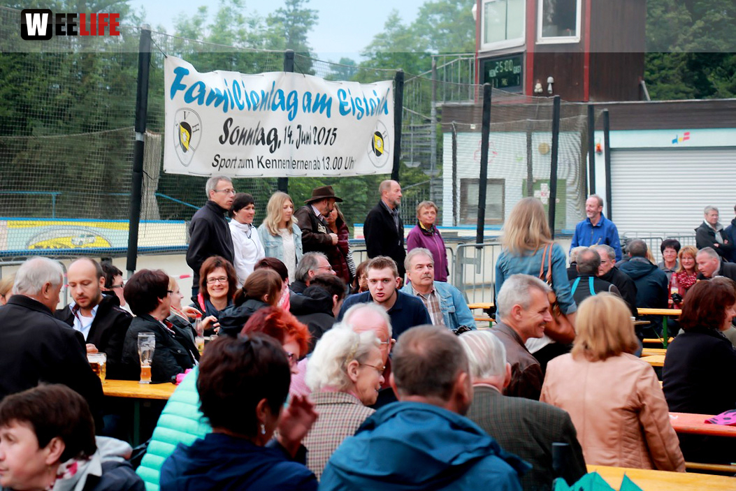 InnenHofKonzert Route No.9 Eisteich Bite the Beagle Angerschule 11.6.2015