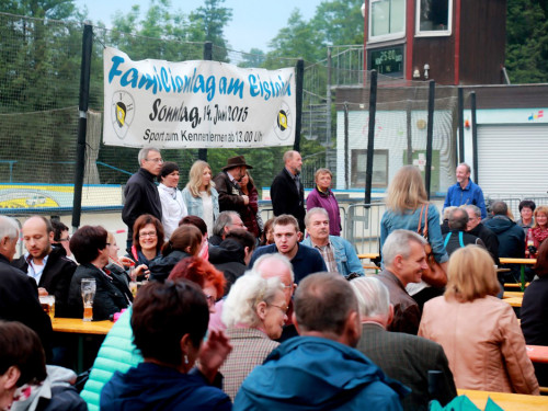 InnenHofKonzert Route No.9 Eisteich Bite the Beagle Angerschule 11.6.2015 – Foto 13