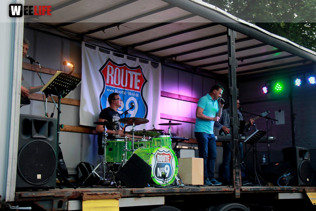 InnenHofKonzert Route No.9 Eisteich Bite the Beagle Angerschule 11.6.2015