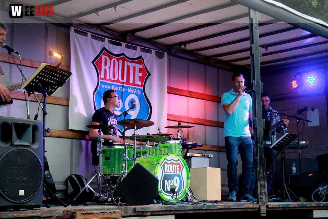 InnenHofKonzert Route No.9 Eisteich Bite the Beagle Angerschule 11.6.2015