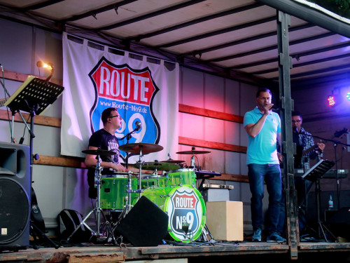 InnenHofKonzert Route No.9 Eisteich Bite the Beagle Angerschule 11.6.2015 – Foto 18
