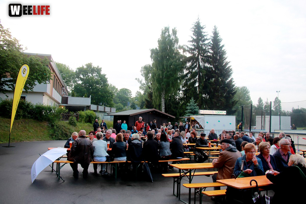 InnenHofKonzert Route No.9 Eisteich Bite the Beagle Angerschule 11.6.2015