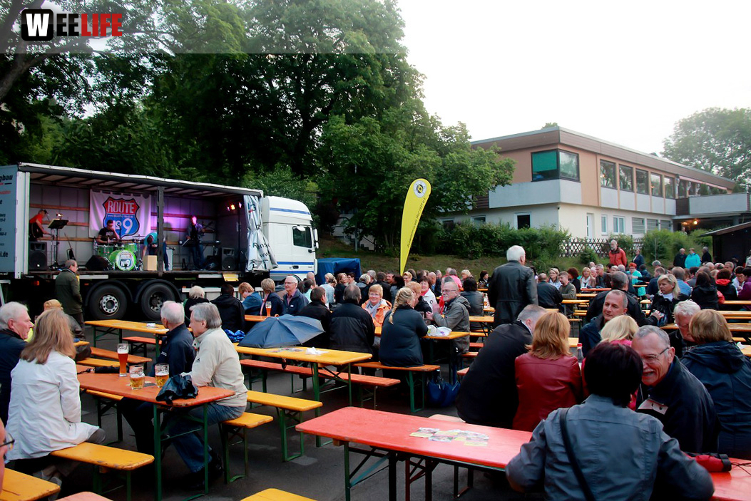 InnenHofKonzert Route No.9 Eisteich Bite the Beagle Angerschule 11.6.2015