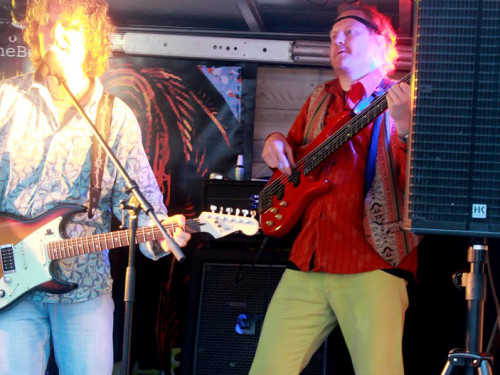 InnenHofKonzert Route No.9 Eisteich Bite the Beagle Angerschule 11.6.2015 – Foto 26