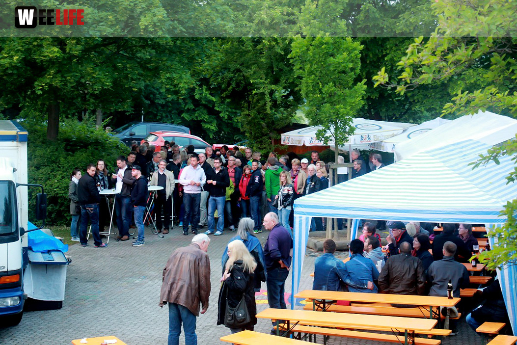 InnenHofKonzert Route No.9 Eisteich Bite the Beagle Angerschule 11.6.2015
