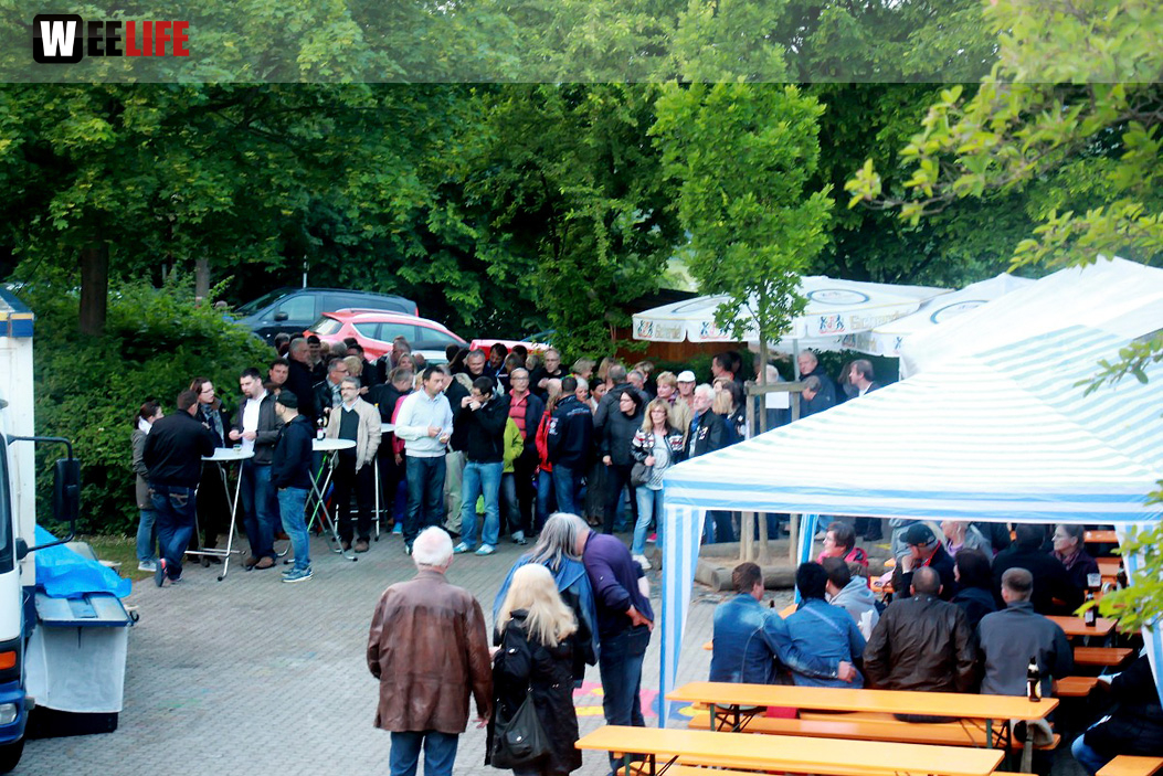 InnenHofKonzert Route No.9 Eisteich Bite the Beagle Angerschule 11.6.2015