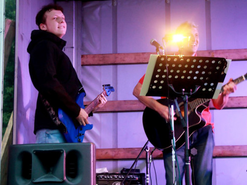 InnenHofKonzert Route No.9 Eisteich Bite the Beagle Angerschule 11.6.2015 – Foto 40