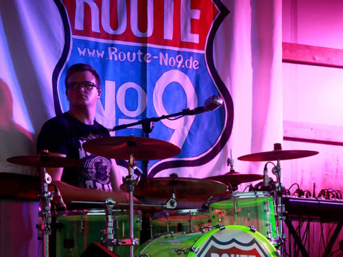 InnenHofKonzert Route No.9 Eisteich Bite the Beagle Angerschule 11.6.2015 – Foto 42