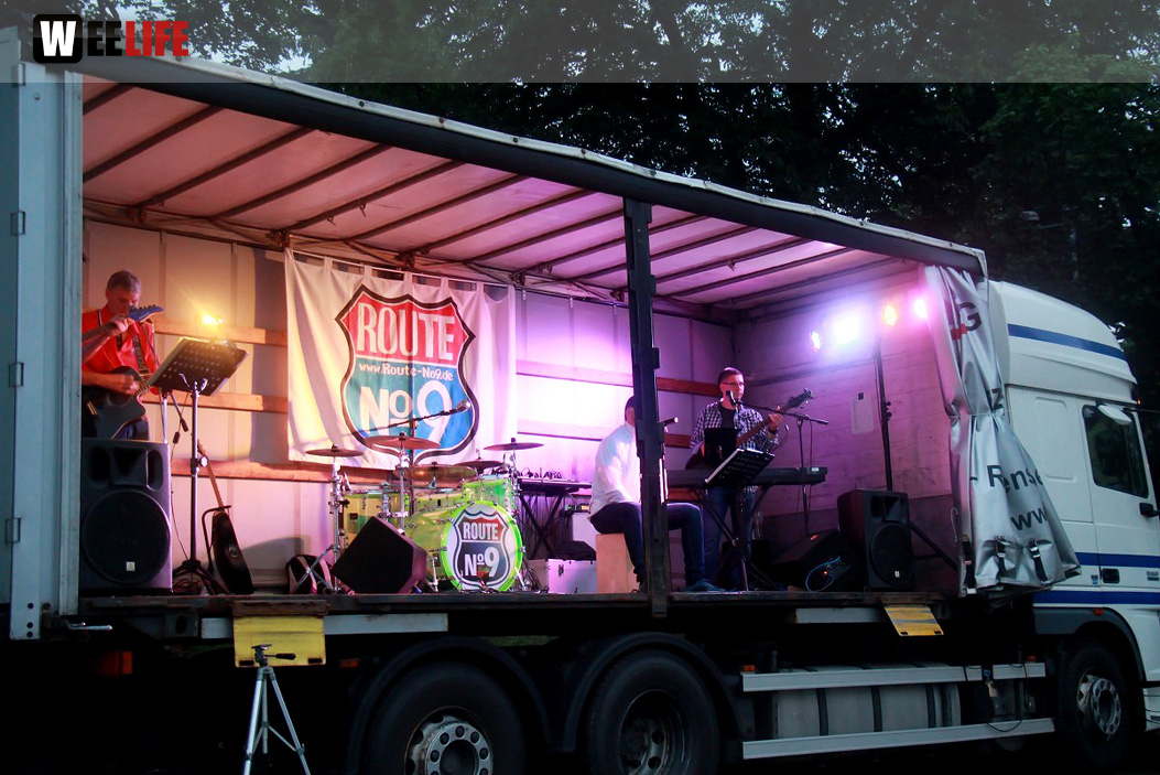 InnenHofKonzert Route No.9 Eisteich Bite the Beagle Angerschule 11.6.2015