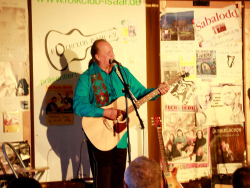 Konzert Mitch Walking Elk Wade Fernandez – Foto 8
