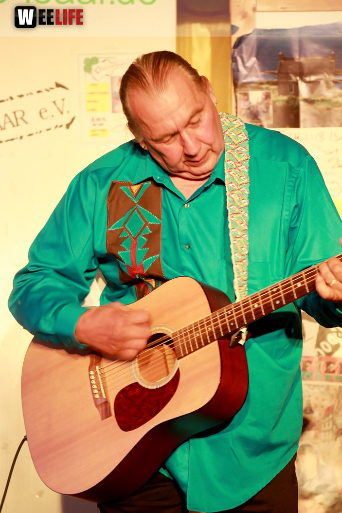 Konzert Mitch Walking Elk Wade Fernandez
