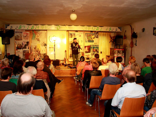 Konzert Mitch Walking Elk Wade Fernandez – Foto 19