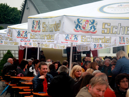 Innenhofkonzert Moschendorf Goller & Götz Wookyvegas Old\'s cool – Foto 18