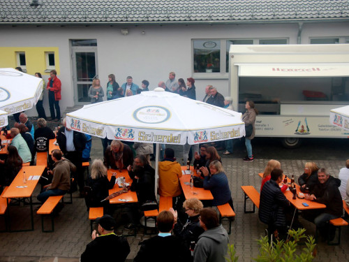 Innenhofkonzert Moschendorf Goller & Götz Wookyvegas Old\'s cool – Foto 20
