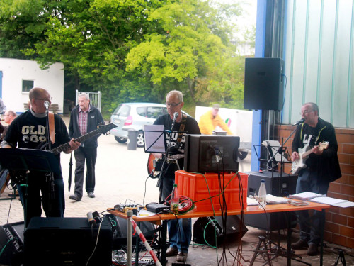 Innenhofkonzert Moschendorf Goller & Götz Wookyvegas Old\'s cool – Foto 32