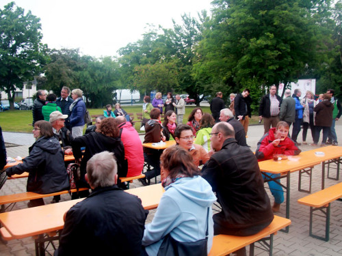 Innenhofkonzert Moschendorf Goller & Götz Wookyvegas Old\'s cool – Foto 46