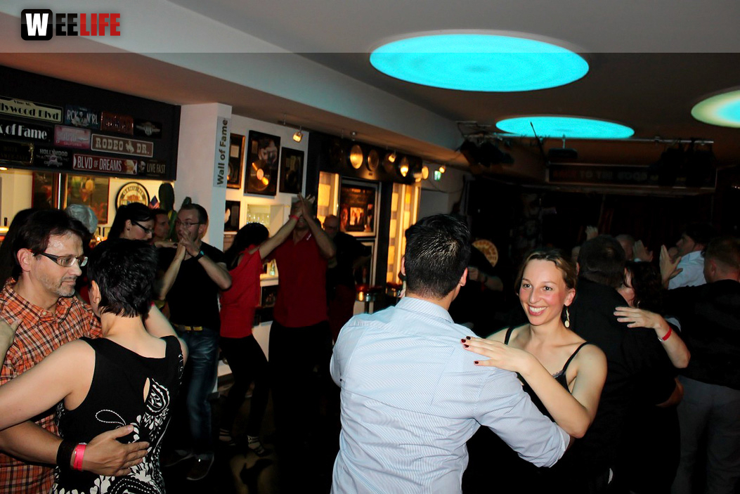 8.LATIN NIGHT Salsa Party