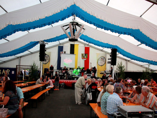Heimat und  Wiesenfest Oberkotzau mit Fellow Rovers – Foto 43
