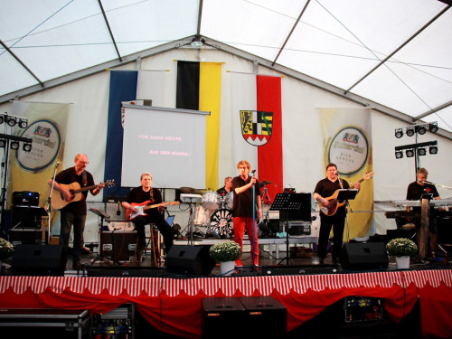 Heimat und  Wiesenfest Oberkotzau mit Fellow Rovers – Foto 48
