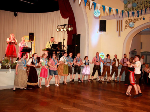 Sommerball O Zapft is Tanzschule Swing – Foto 21