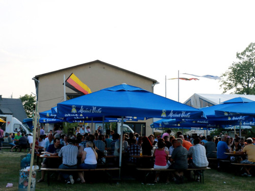 150 Jahre Wiesenfest Berg mit histroische Wiesenspiele Töpener Blasmusik – Foto 17