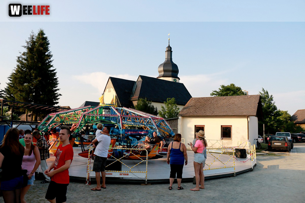 150 Jahre Wiesenfest Berg mit histroische Wiesenspiele Töpener Blasmusik