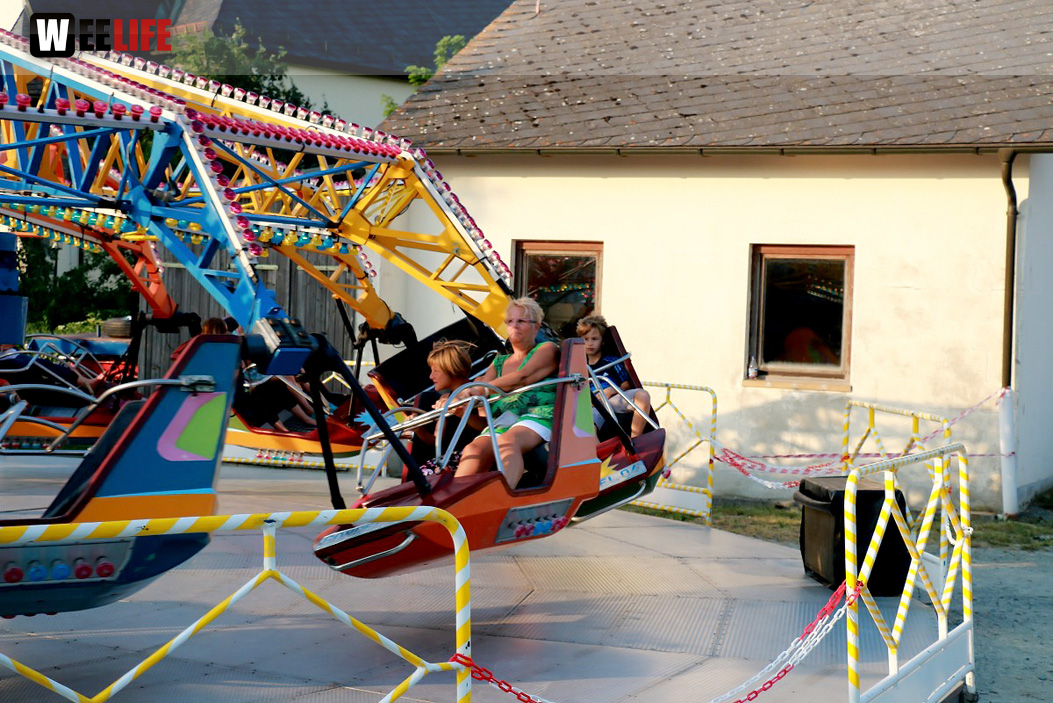 150 Jahre Wiesenfest Berg mit histroische Wiesenspiele Töpener Blasmusik