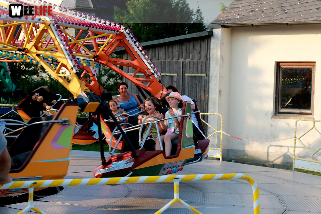 150 Jahre Wiesenfest Berg mit histroische Wiesenspiele Töpener Blasmusik