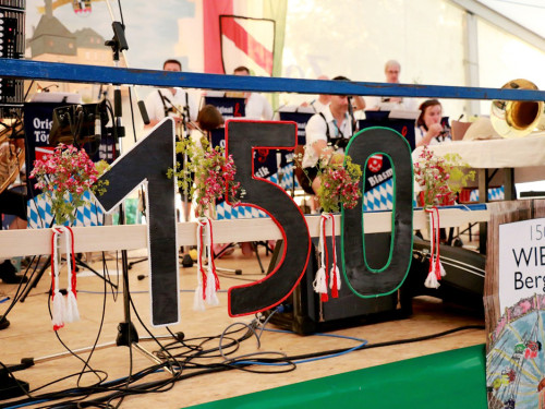 150 Jahre Wiesenfest Berg mit histroische Wiesenspiele Töpener Blasmusik – Foto 57