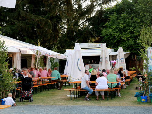 Heimat- u. Wiesenfest Oberkotzau Orginal Weidnermusikanten – Foto 8