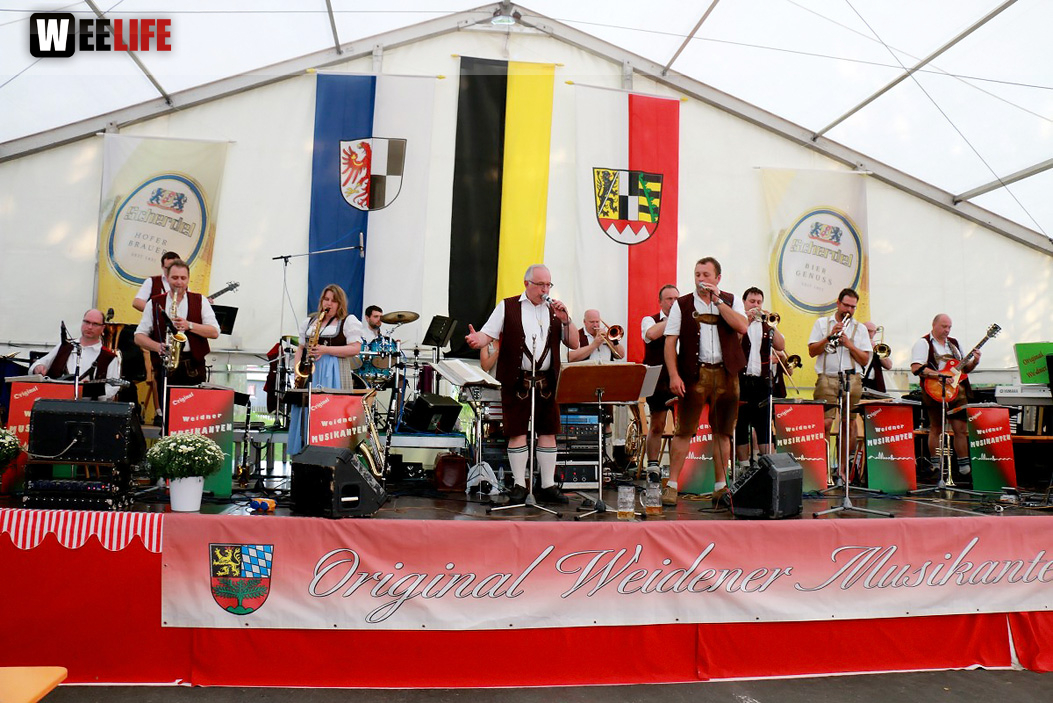 Heimat- u. Wiesenfest Oberkotzau Orginal Weidnermusikanten