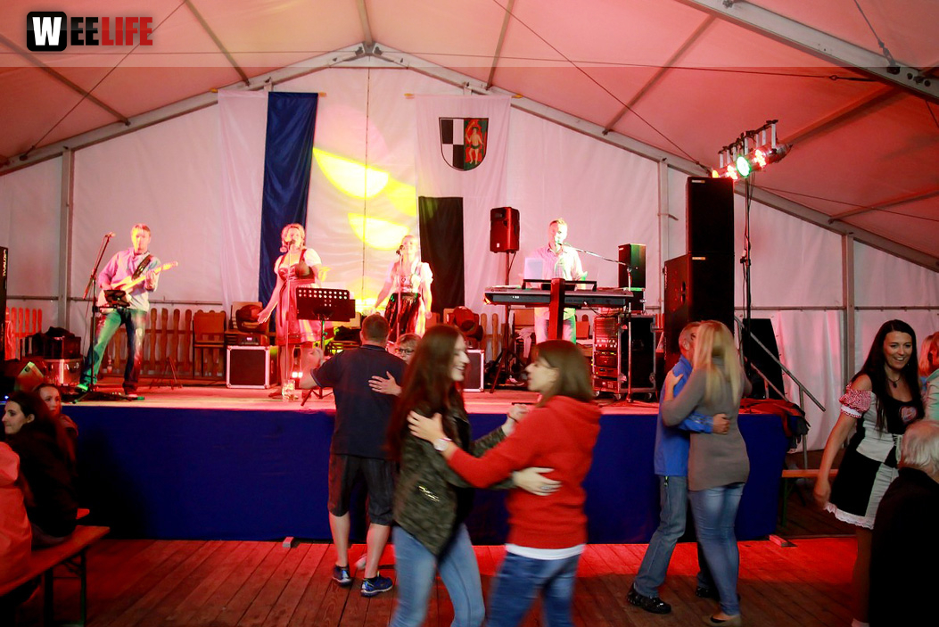 Wiesenfest Naila mit Pina Colada und Feuerwerk