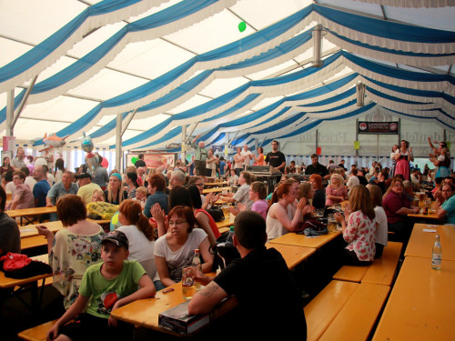 Wiesenfest Helmbrechts mit die Partyteufel – Foto 13