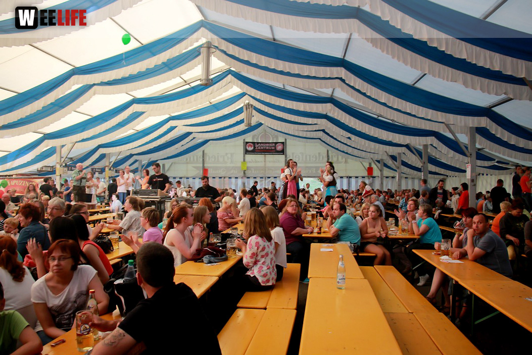 Wiesenfest Helmbrechts mit die Partyteufel