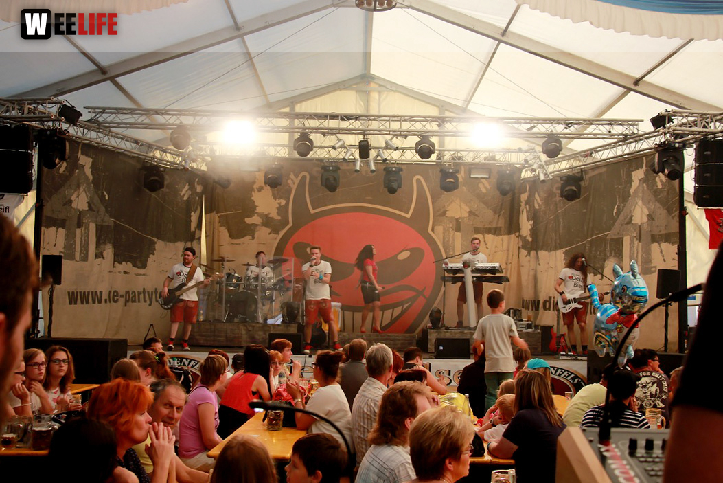 Wiesenfest Helmbrechts mit die Partyteufel
