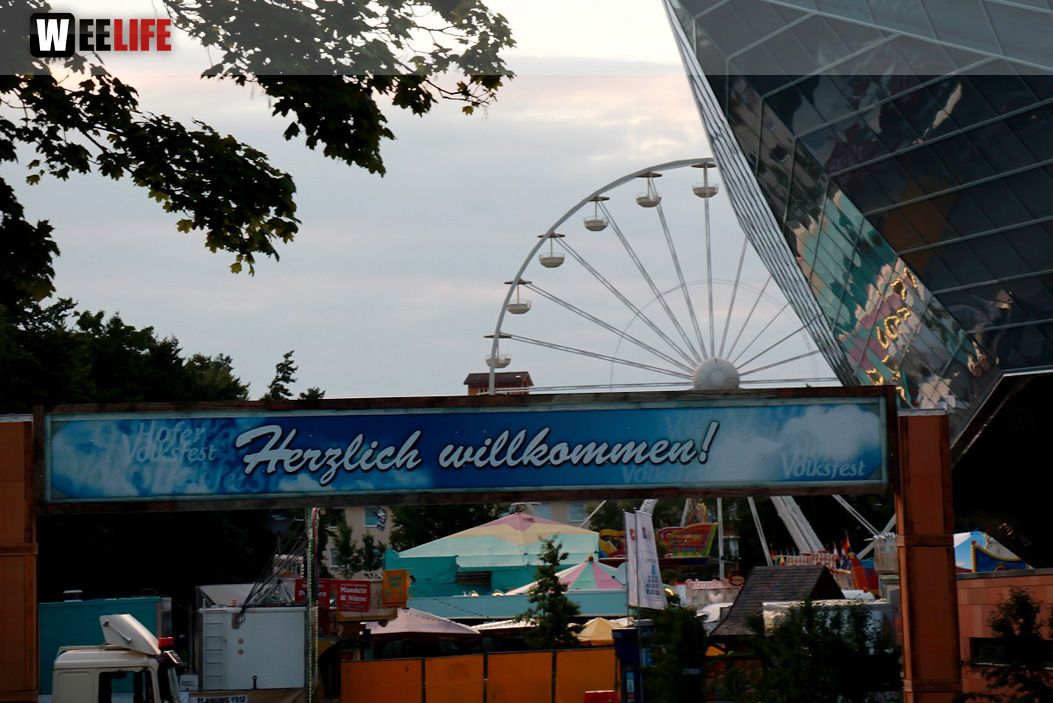 103. Volksfest letzter Aufbau Tag