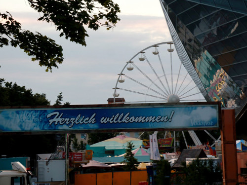 103. Volksfest letzter Aufbau Tag – Foto 2
