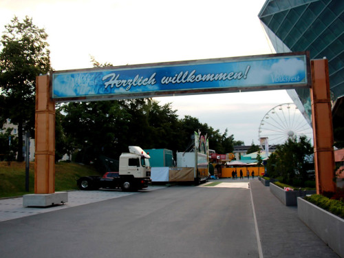 103. Volksfest letzter Aufbau Tag – Foto 4