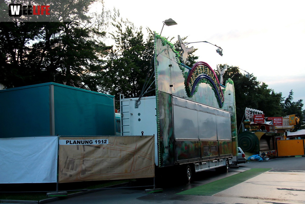 103. Volksfest letzter Aufbau Tag