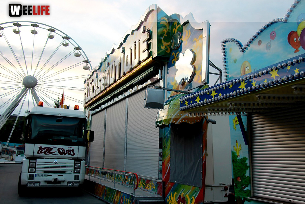 103. Volksfest letzter Aufbau Tag