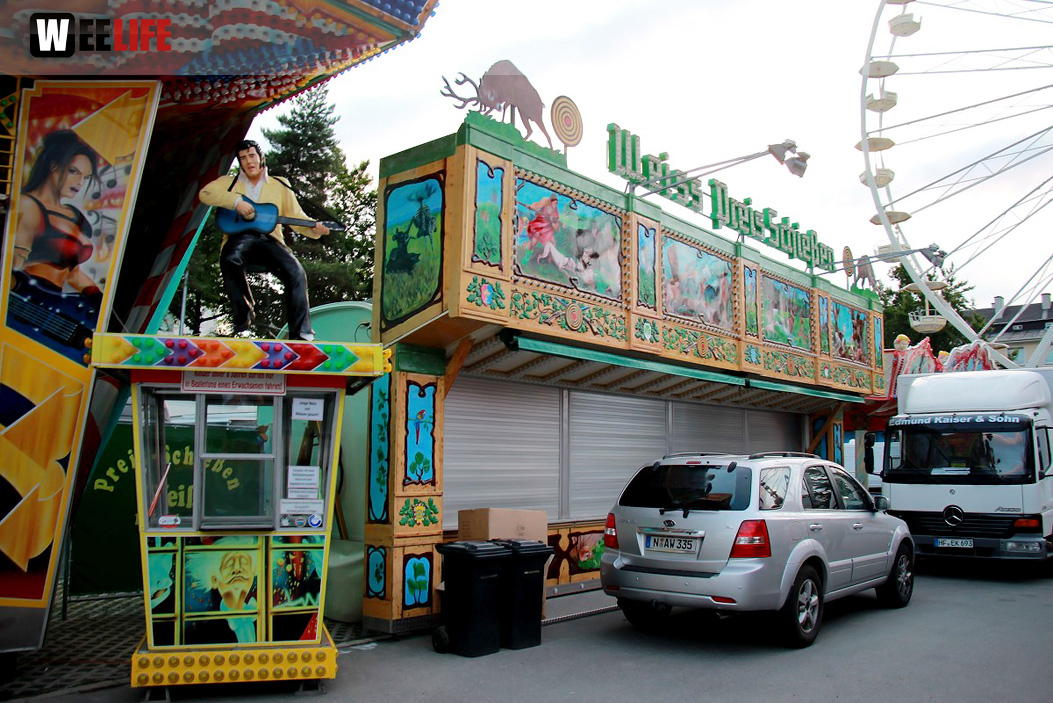 103. Volksfest letzter Aufbau Tag