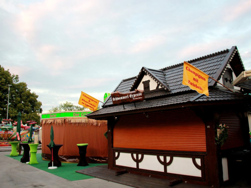103. Volksfest letzter Aufbau Tag – Foto 24
