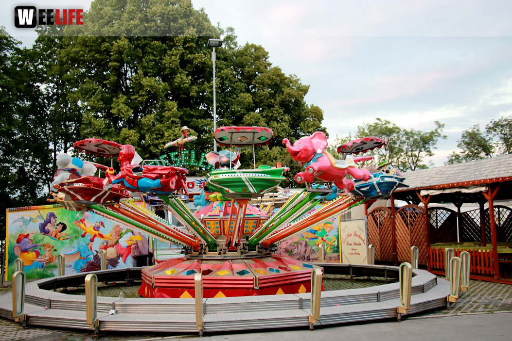 103. Volksfest letzter Aufbau Tag