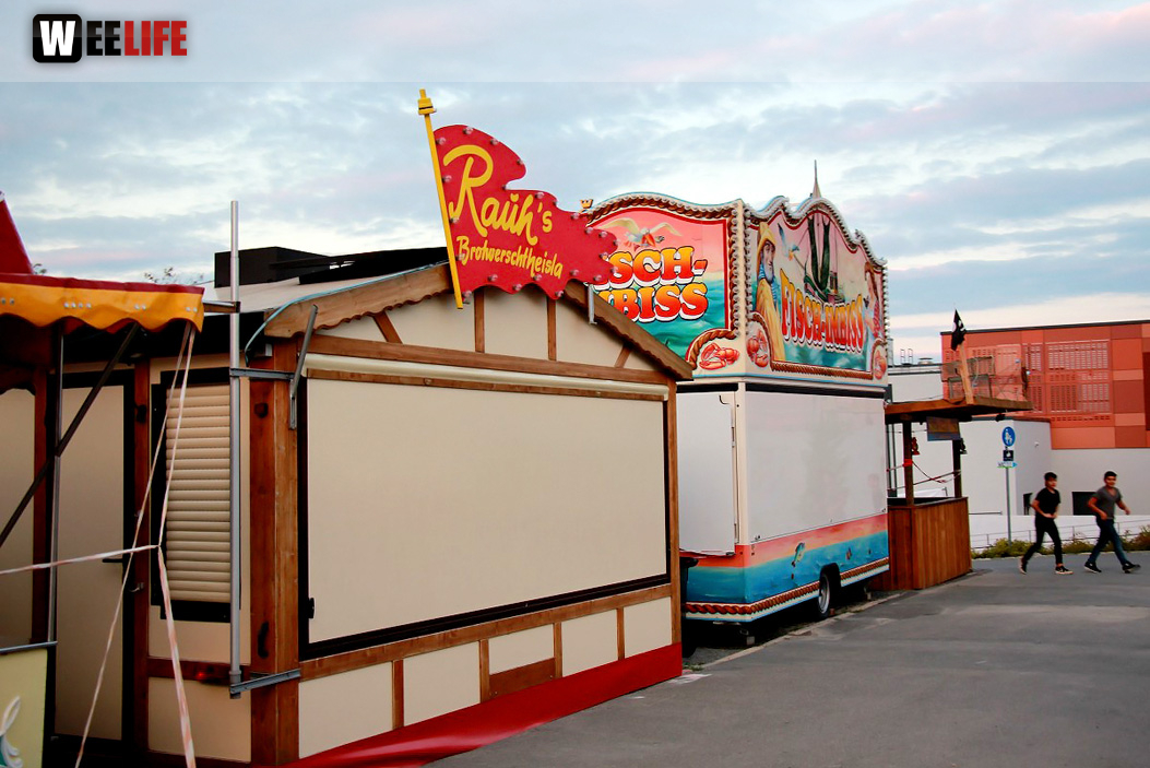 103. Volksfest letzter Aufbau Tag