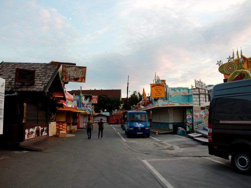 103. Volksfest letzter Aufbau Tag – Foto 35