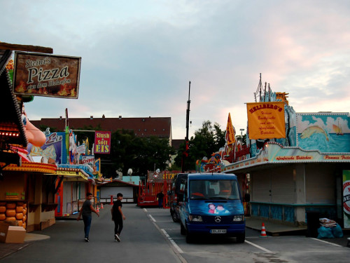 103. Volksfest letzter Aufbau Tag – Foto 36
