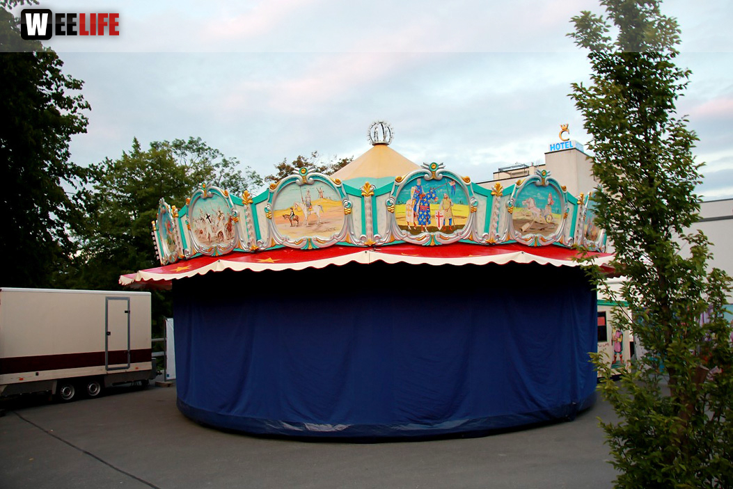 103. Volksfest letzter Aufbau Tag