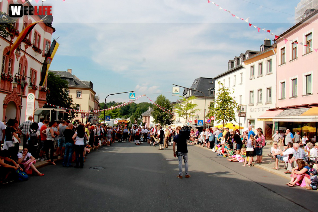 103. Hofer Volksfest 1. Tag Umzug Zuschauer