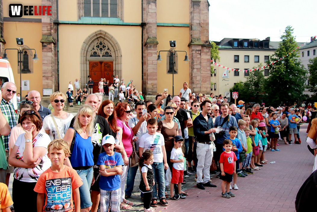 103. Hofer Volksfest 1. Tag Umzug Zuschauer