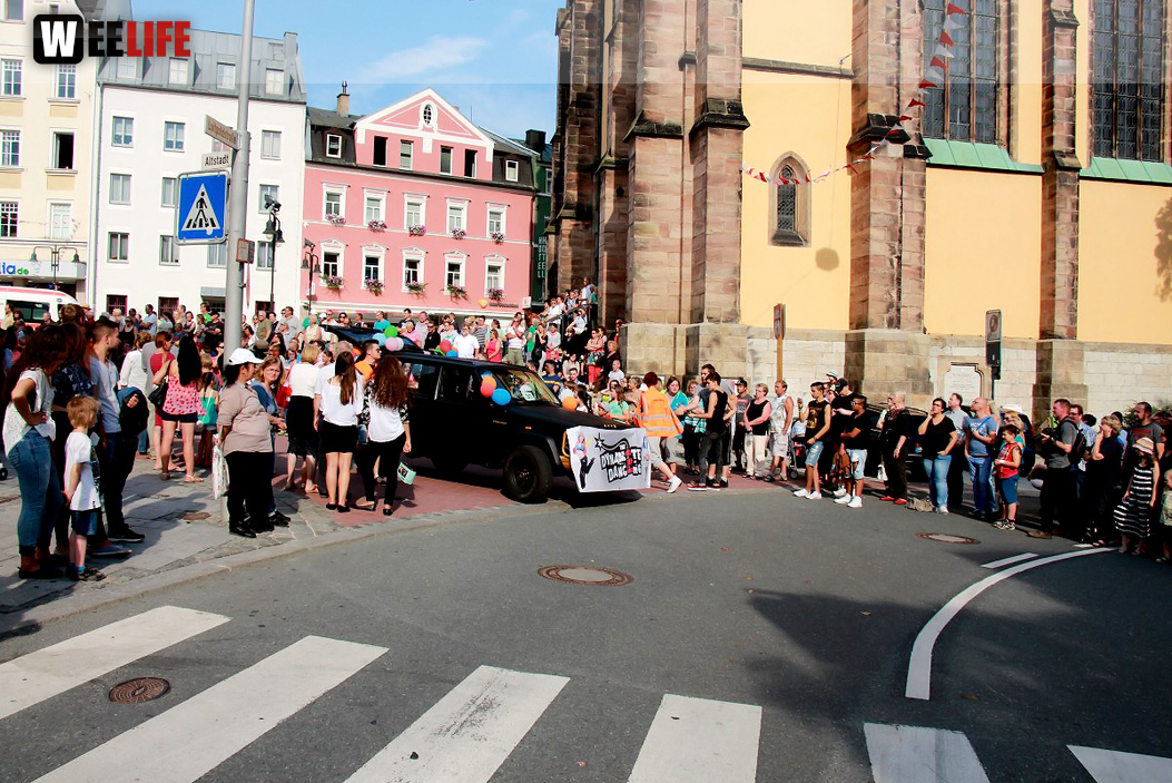 103. Hofer Volksfest 1. Tag Umzug Zuschauer